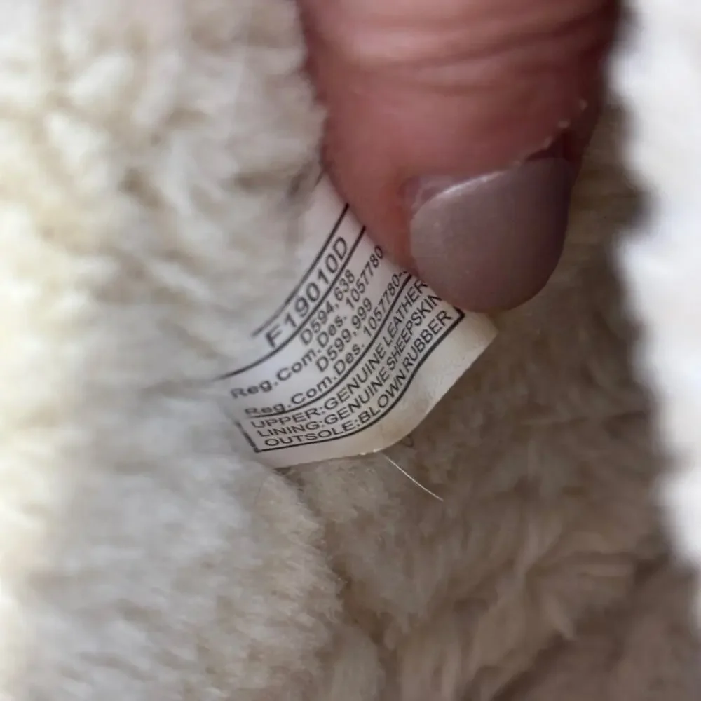 UGG Classic Mini Chestnut Shearling Boots US9/EU40 Genuine Sheepskin Well Loved